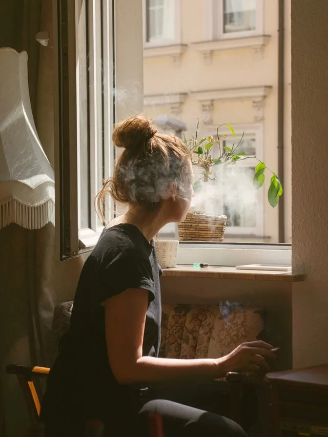 Emotionale Abhängigkeit Bild zeigt Suchtsymptome
