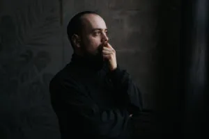 sad-bearded-man-looking-of-window-day-dream-pondering-and-thinking-concept-indoor-profile-view-300x200 (1)